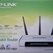 Router TP-LINK Model TL-WR1043ND