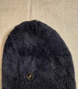 Fajna granatowa czapka.