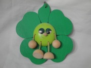 drewniana zawieszka koniczyna