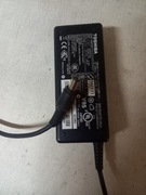 Zasilacz toshiba 15v  4a sprawny 