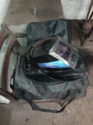 Przyłbica spawalnicza z nawiewem