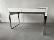 Biurko białe, połysk, nogi chromowane, używane stan jak na zdjęciach