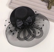 Elegancki Fascynator na spince Toczek