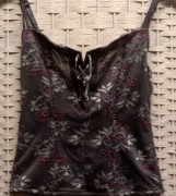 136. Triumph - Gorset z koronki ,fiszbiny ,haftki,rozm.40.