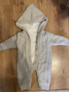 Kombinezon 6-10 miesięcy 