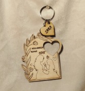 Drewniane breloczki do kluczy . Prezent na Dzień Matki