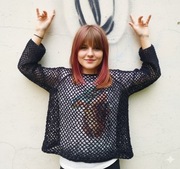 Młodzieżowy sweter z siateczki, robiony ręcznie