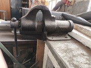 Piękne, zabytkowe imadło .