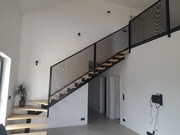 Schody metalowe, stalowe, jedna belka, nowoczesne, loft, balustrada.