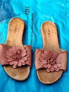 Klapki damskie rozmiar 40.firma Lasocki.