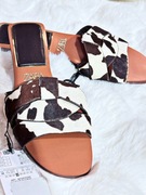 ZARA klapki skóra w łaty z włosiem