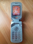 Telefon komórkowy Sony Ericsson W300i + bateria i ładowarka