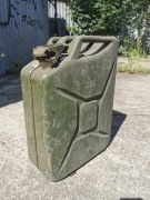Kanister metalowy stalowy 20 L litrów 1980 rok