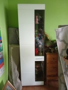 Witryna z drzwiami biały połysk szary