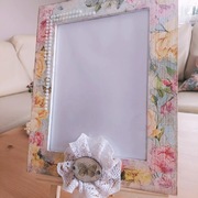 Ręcznie zdobiona ramka – decoupage 