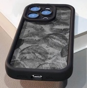 Etui Iphone 16 PRO z grubymi ściankami i całusami na pleckach