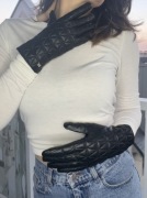 Michael Kors Triangle czarne rękawiczki skórzane złote logo M