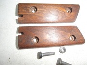 Okładziny i śruby do Polski bagnet  RADOM  mobilizacyjny