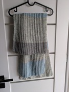 Niebieski zimowy szalik