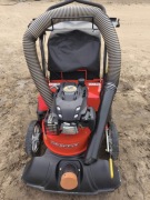 Samojezdny spalinowy odkurzacz do liści trawy Gravely 995300 silnik subaru 