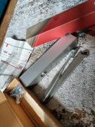 Samozamykacz drzwiowy DORMA TS 83 – srebrny – NOWY – z ramieniem