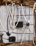 Antena wewnętrzna TV z zasilaczem