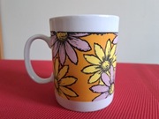 Kubek porcelanowy kwiaty Chodzież  z PRL