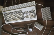 AMIGA 1200 z zasilaczem I myszą.      