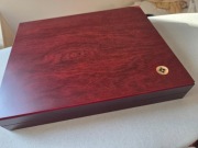 Leuchtturm kaseta mahoniowa na 36 monet