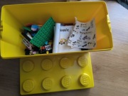 Zestaw LEGO w żółtym pudełku 