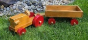 Traktor drewniany PRL vintage auto 50 cm przyczepa drewno