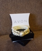 ELEGANCKA BRANSOLETKA DAMSKA Z BIAŁYCH PEREŁEK FIRMA AVON NOWA WALENTYNKI