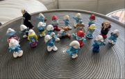 Kolekcjonerski zestaw figurek Kinder Peyo Smerfy