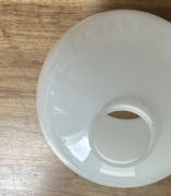 Klosz szklany otwarty białe szkło mleczne PRL – do lampy/plafonu