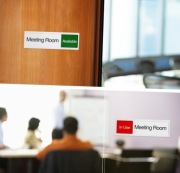 Oznakowanie biura emblematy znak dostępności sali konferencyjnej