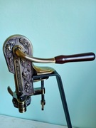 vintage mosiężny ozdobny otwieracz do wina