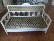 Sofka rozkładana, drewniana, tapicerowana, do remontu