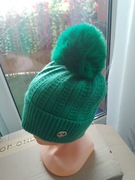 Czapka damska z pomponem 