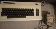 Commodore VIC 20 z zasilaczem