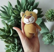 Słodki miś lwiątko Lew maskotka breloczek pluszak z łapkami na rzepy ozdoba