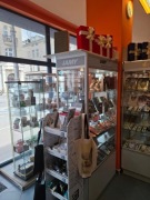 Witryny sklepowe oszklone 