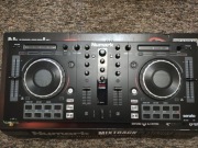 Numark Mixtrack Platinum używany, działa, drobna wada przy prawym Play