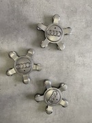 Dekielki Audi 8R0601165 oryginał 3szt. Wklęsłe