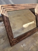 W przepięknej ramie lustro ręcznie malowane