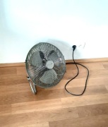 mocny wentylator podłogowy / wiatrak