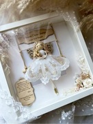 Pamiątka Chrztu Świętego I Komunii Anioł Stróż w gablotce boho dekoracja