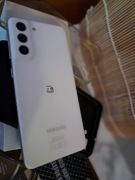 Samsung.  S21 FE