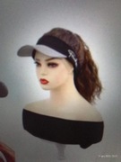 Peruka w czapce z daszkiem w drobną kratkę. Nowa