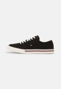 Buty Tommy Hilfiger trampki tenisówki czarne 42