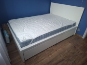 Łóżko sypialniane z materacem (IKEA)